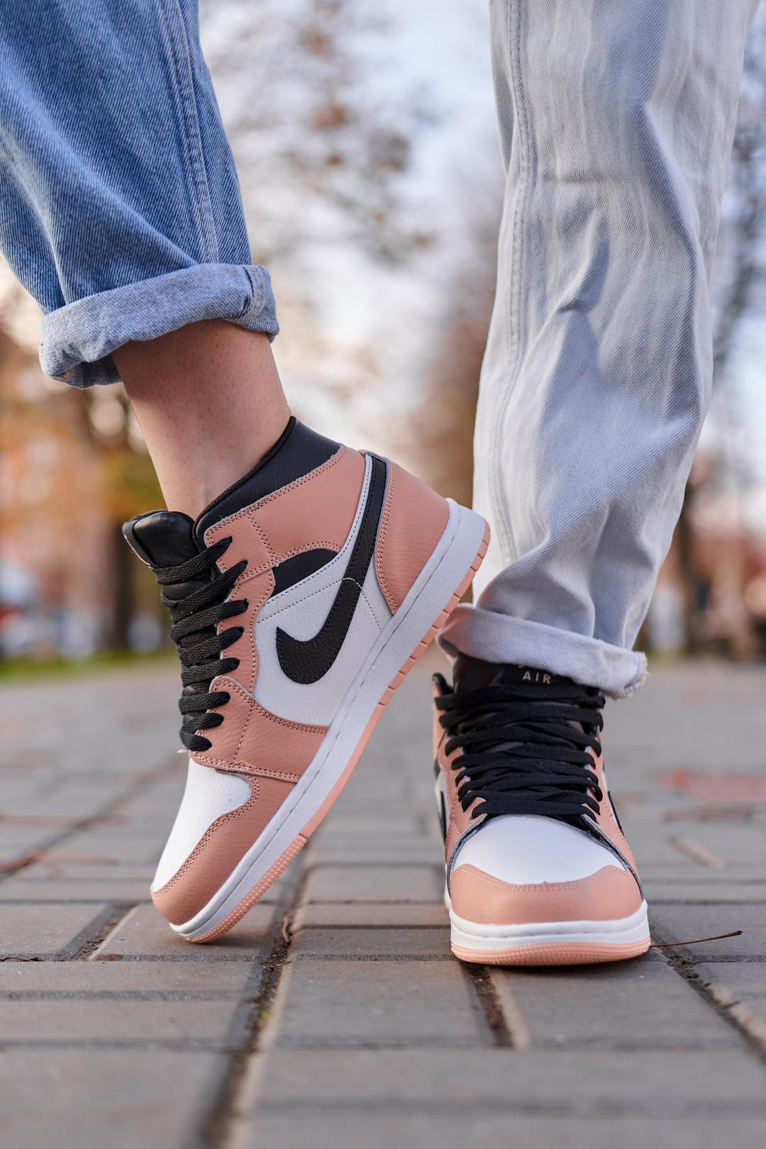 Nike Air Jordan 1 Retro Mid Peach Fur