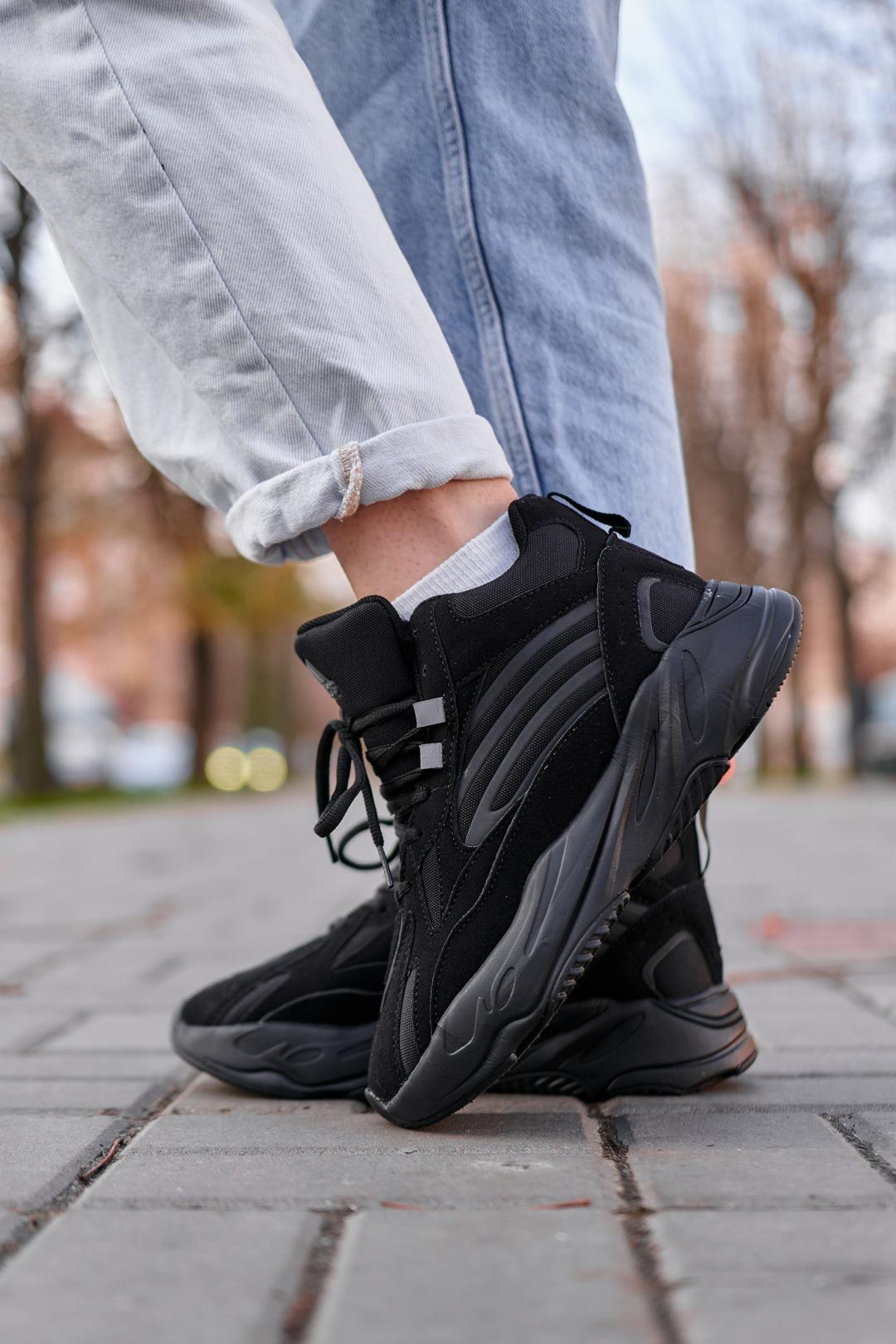 Adidas Yeezy Boost 700 V2 Winter Black