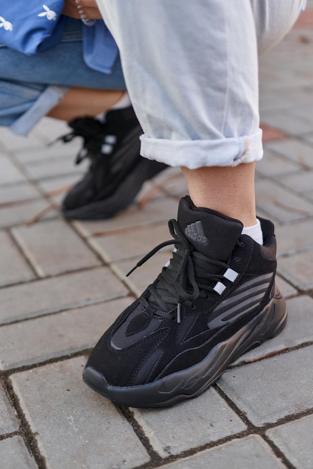 Adidas Yeezy Boost 700 V2 Winter Black