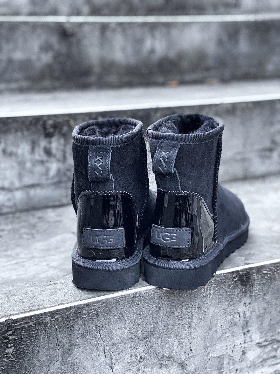 UGG Classic Mini Black v4