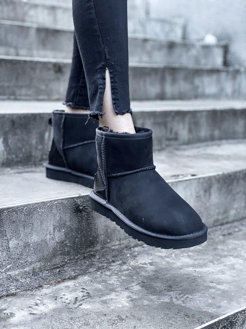 UGG Classic Mini Black v4
