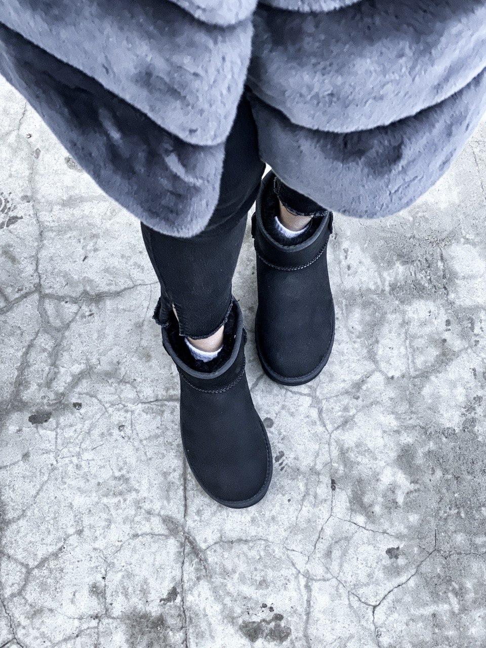 UGG Classic Mini Black v4