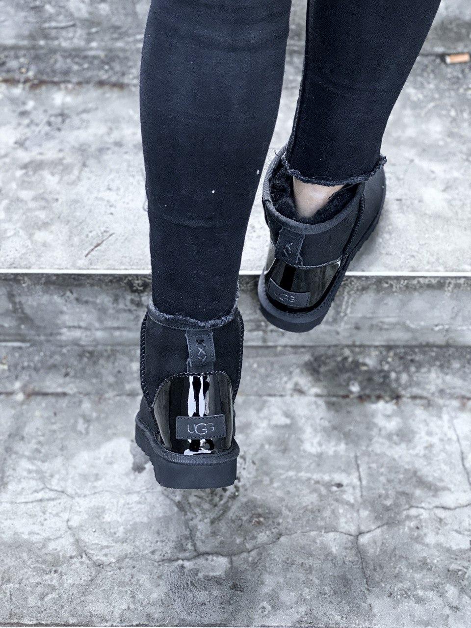 UGG Classic Mini Black v4