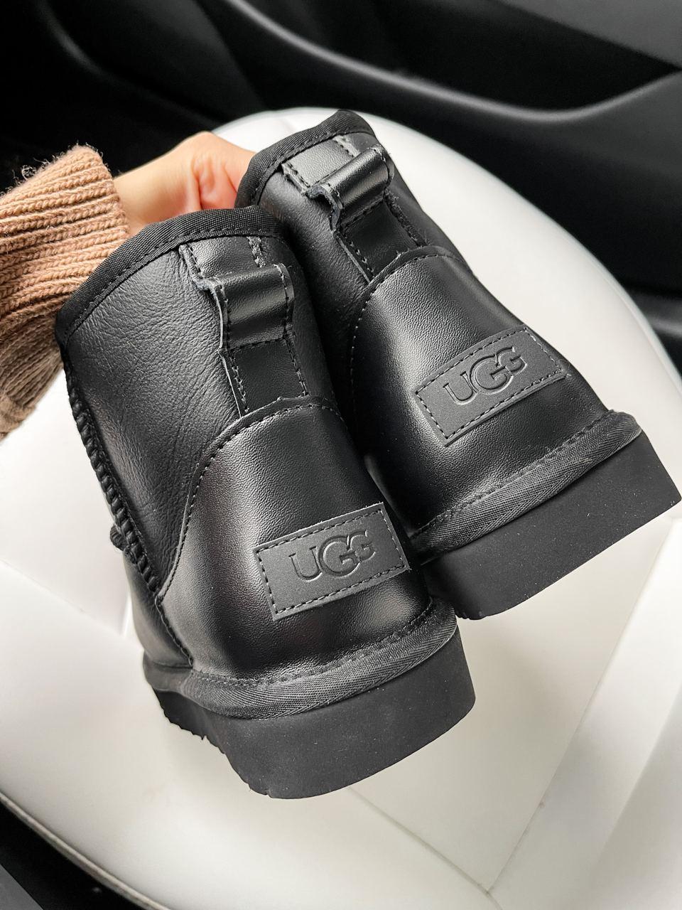 UGG Classic Mini leather Black v3
