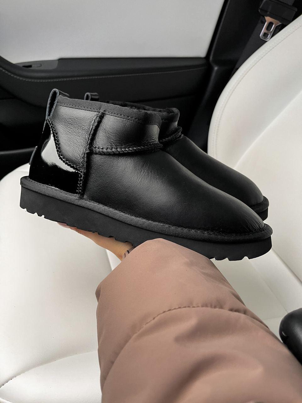 Ugg Ultra Mini leather Black