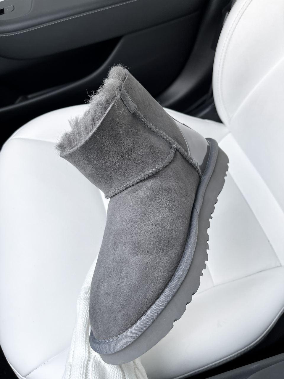 UGG Short ZIP Grey Lacquer