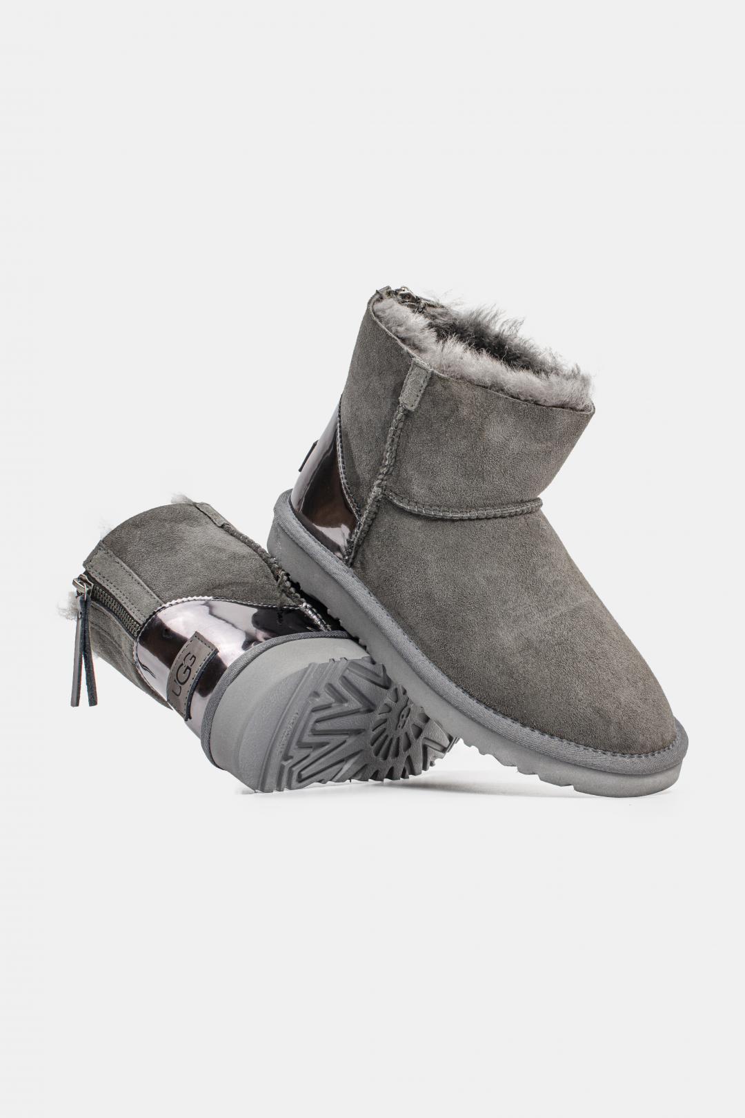 UGG Short ZIP Dark Grey