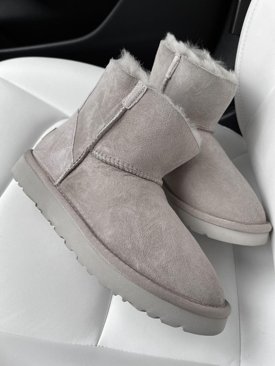 UGG Short ZIP Grey v3
