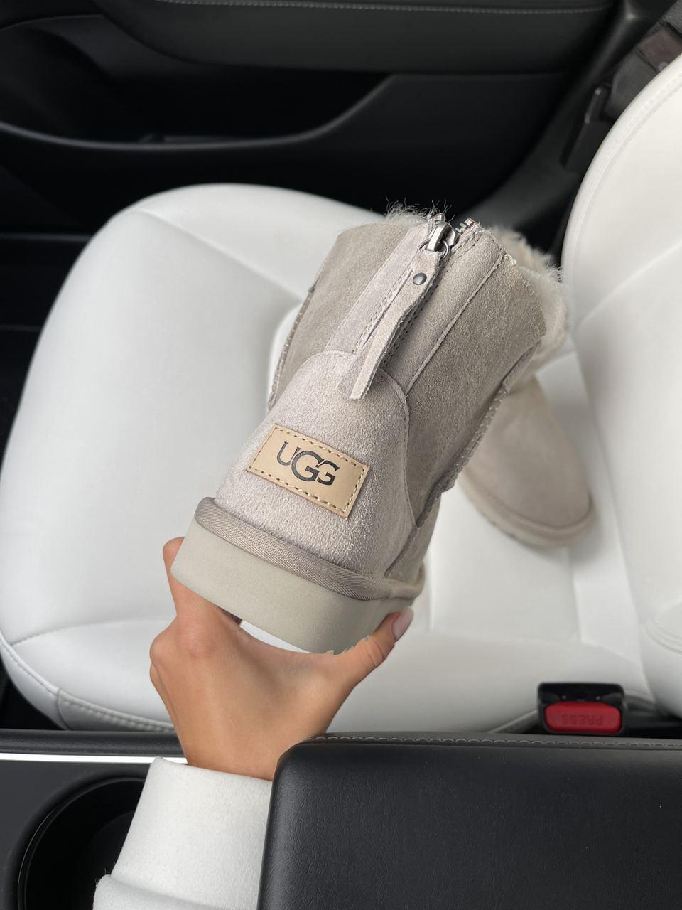 UGG Short ZIP Grey v3