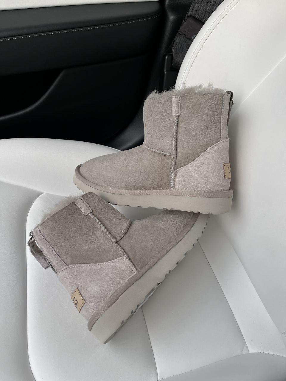 UGG Short ZIP Grey v3