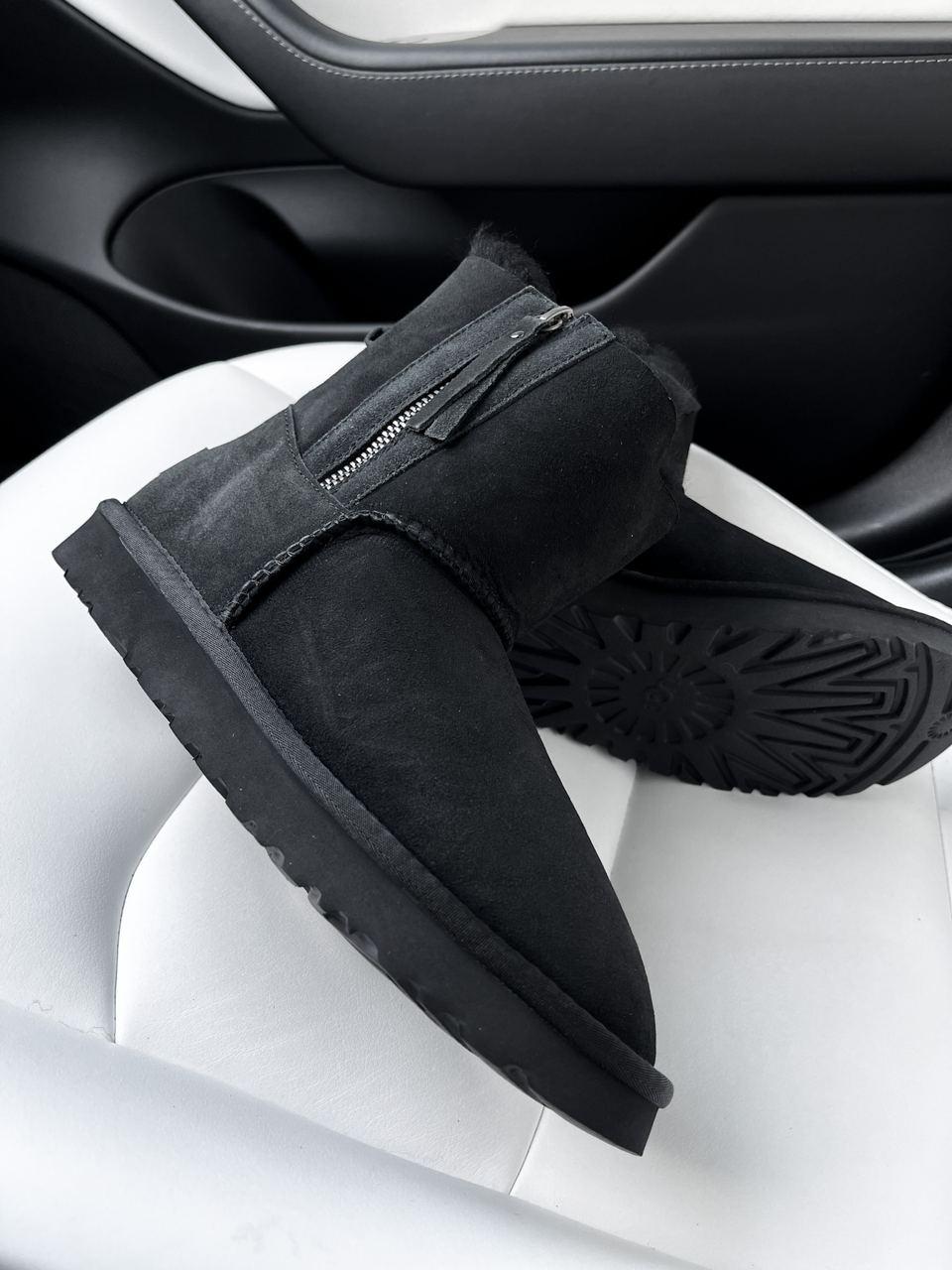 UGG Classic High Zip Black v4