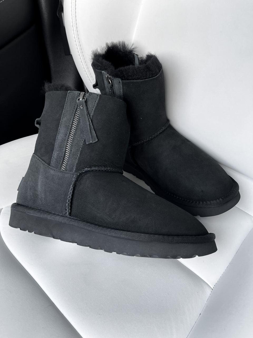 UGG Classic High Zip Black v4