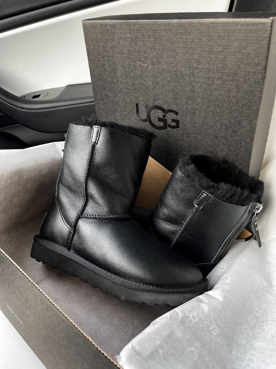 UGG Classic High Zip leather Black