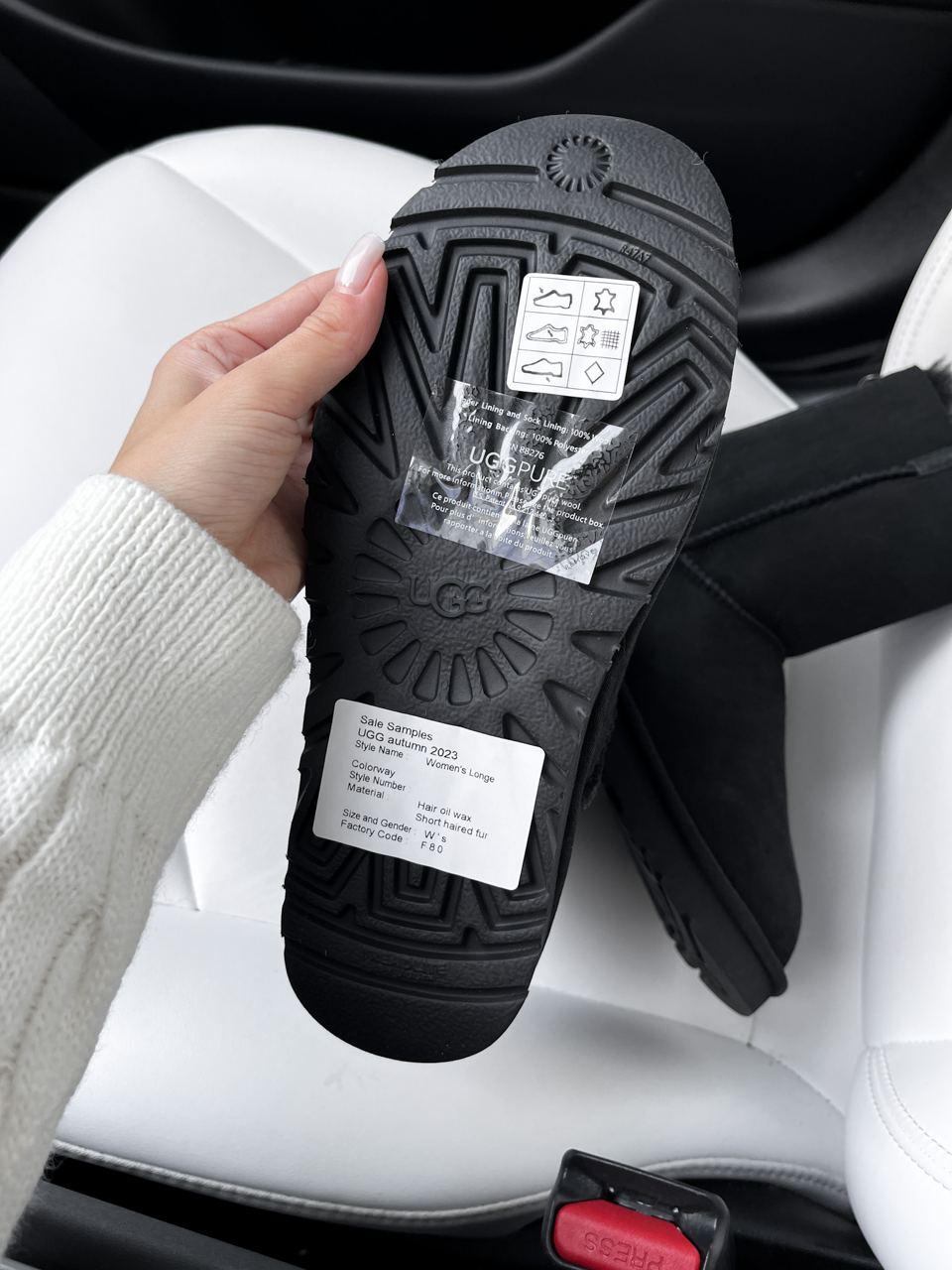 UGG Classic High Zip Black v5