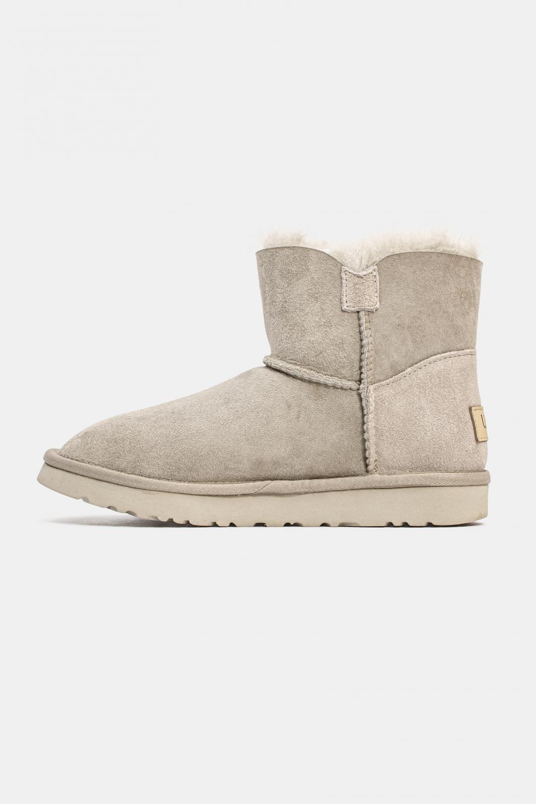 Ugg Mini Bailey Button Light Grey