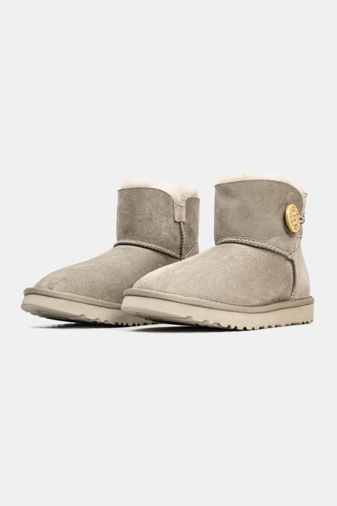 Ugg Mini Bailey Button Light Grey