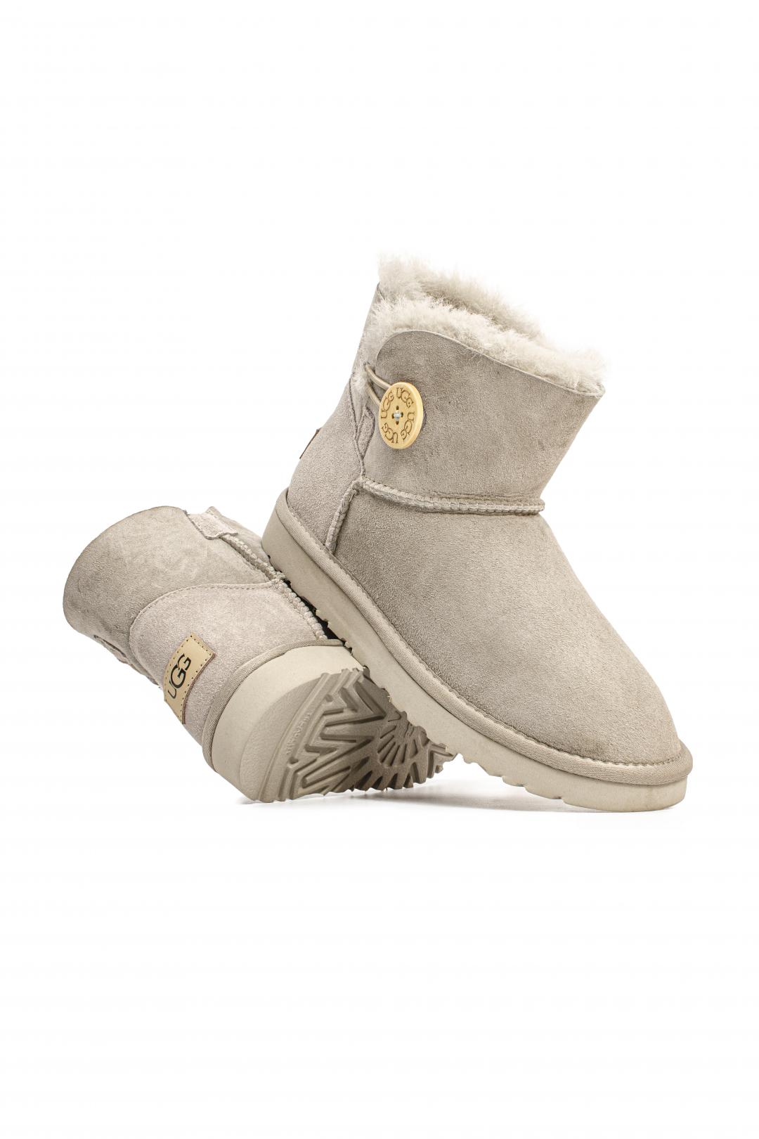 Ugg Mini Bailey Button Light Grey