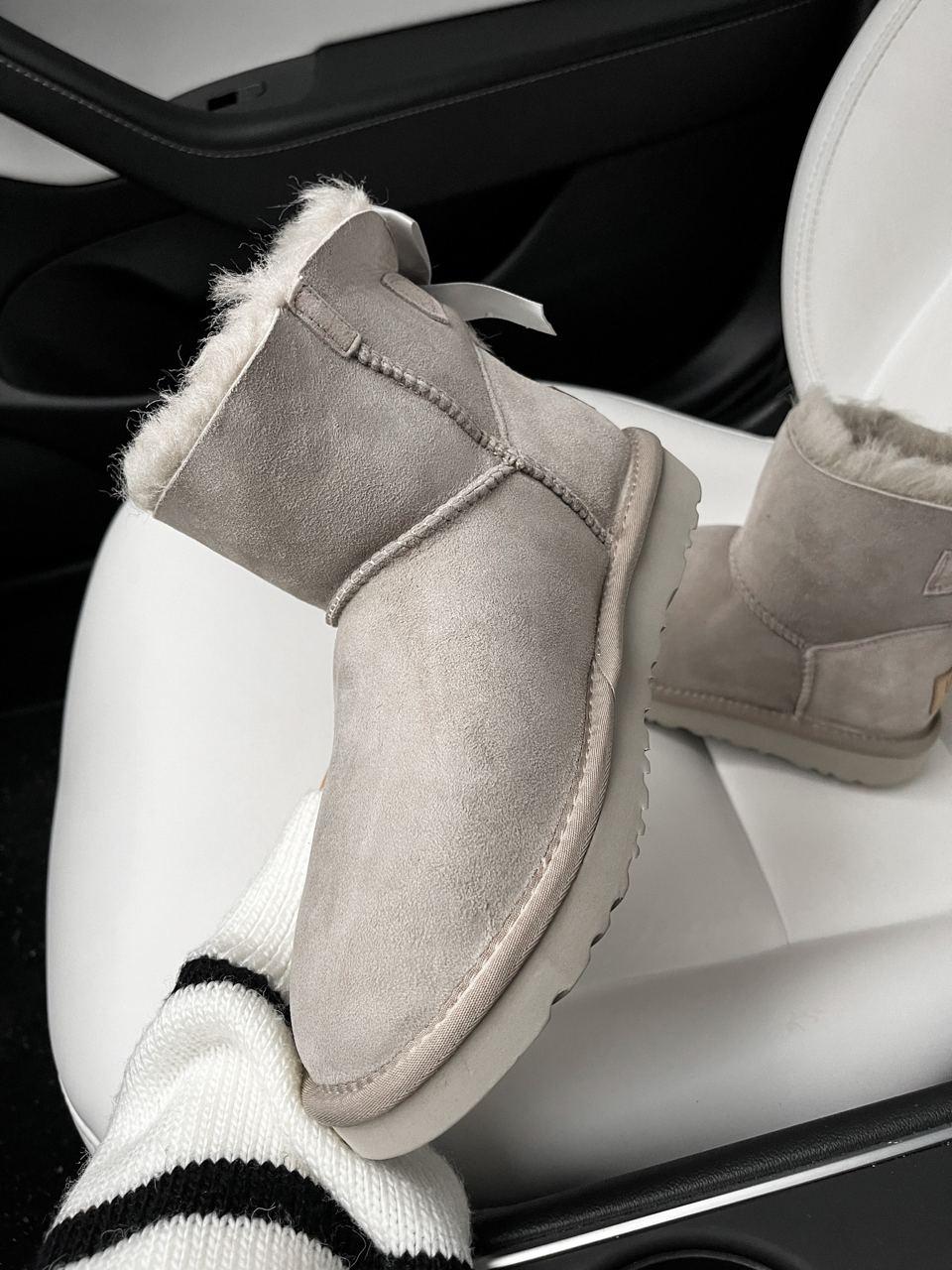 UGG Mini Bailey Bow Light Grey