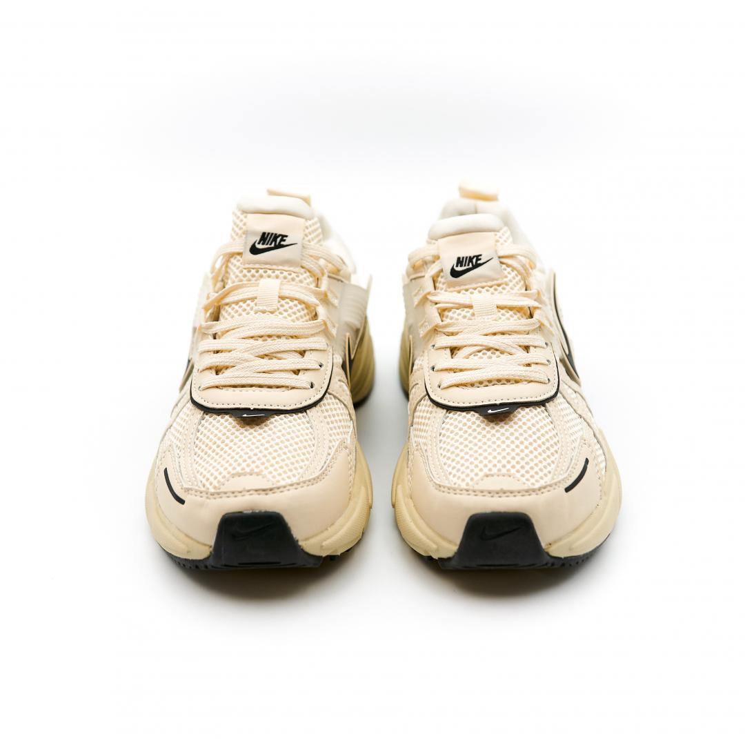 Nike Runtekk Beige