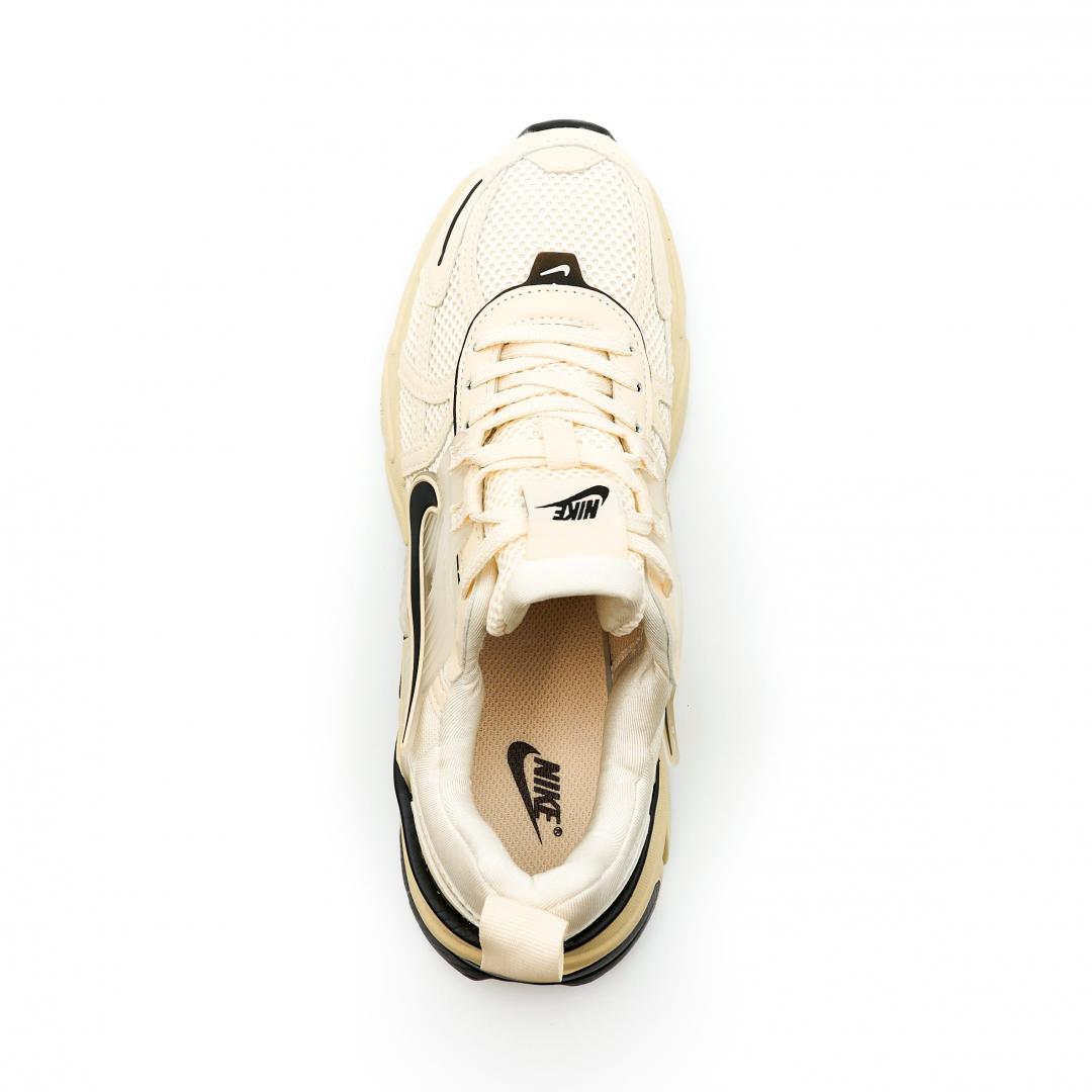 Nike Runtekk Beige