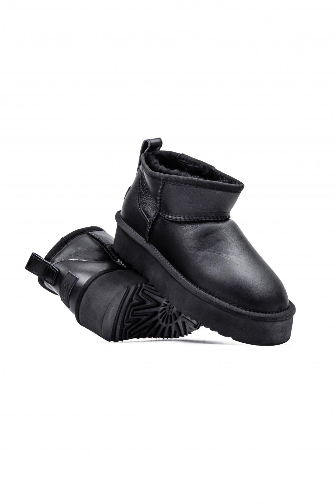 UGG Ultra Mini Platform leather Black