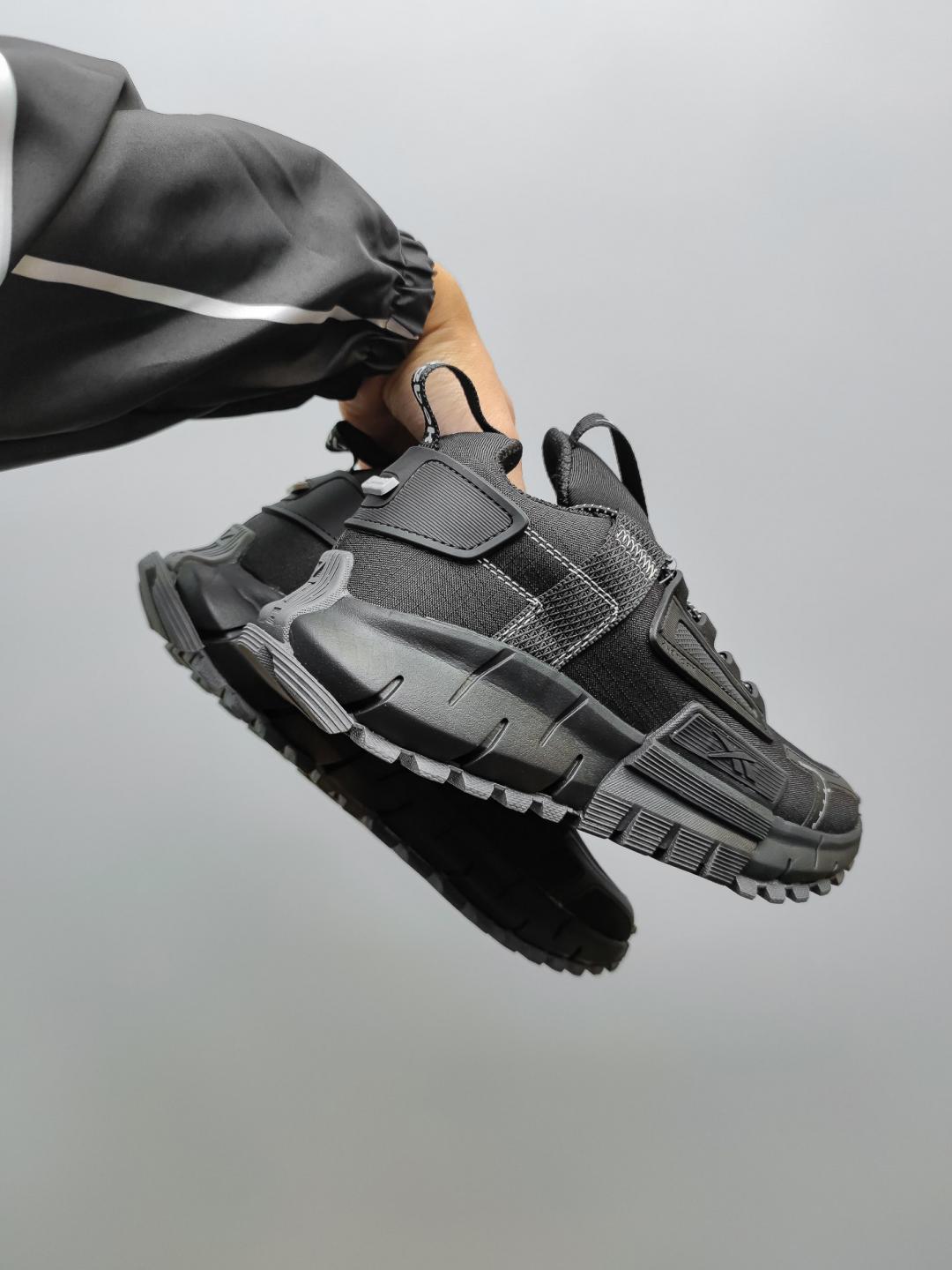 Reebok Zig Kinetica Fit Black Grey