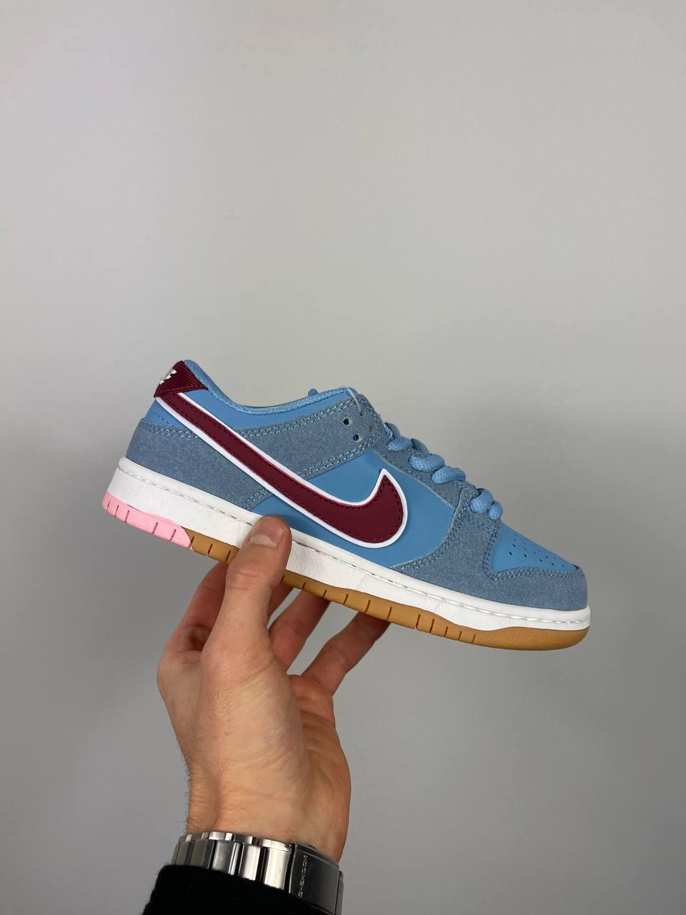 Nike SB Dunk Low Philadelphia Phillies