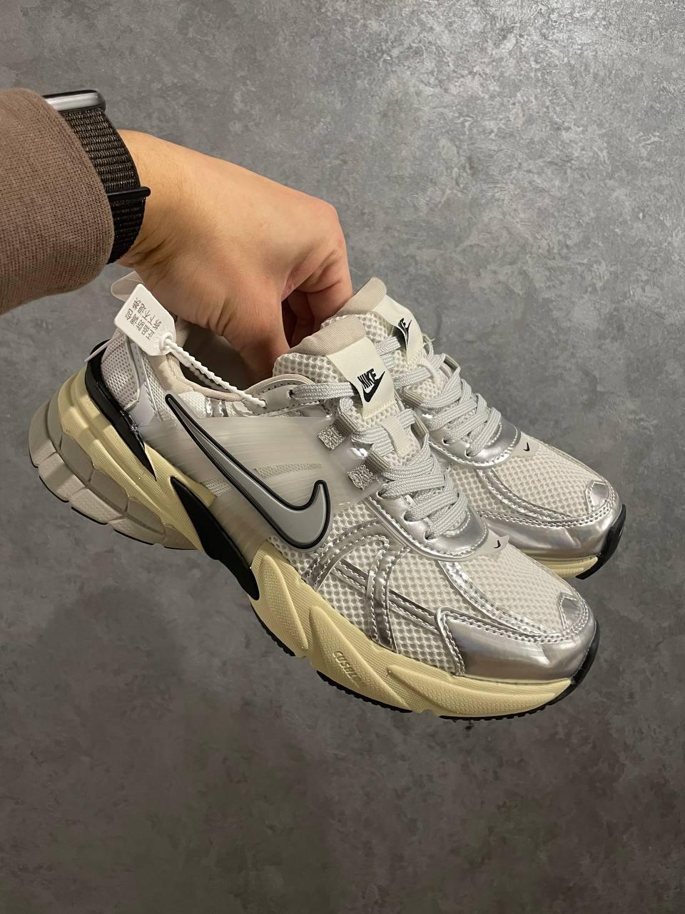 Nike V2K Runtekk Summit White Metallic Silver