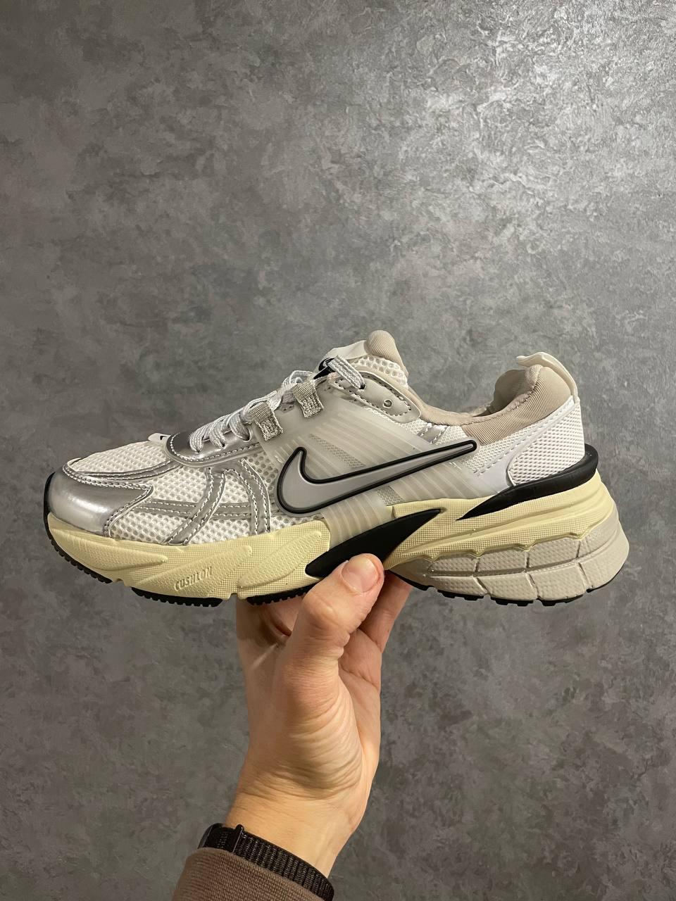 Nike V2K Runtekk Summit White Metallic Silver