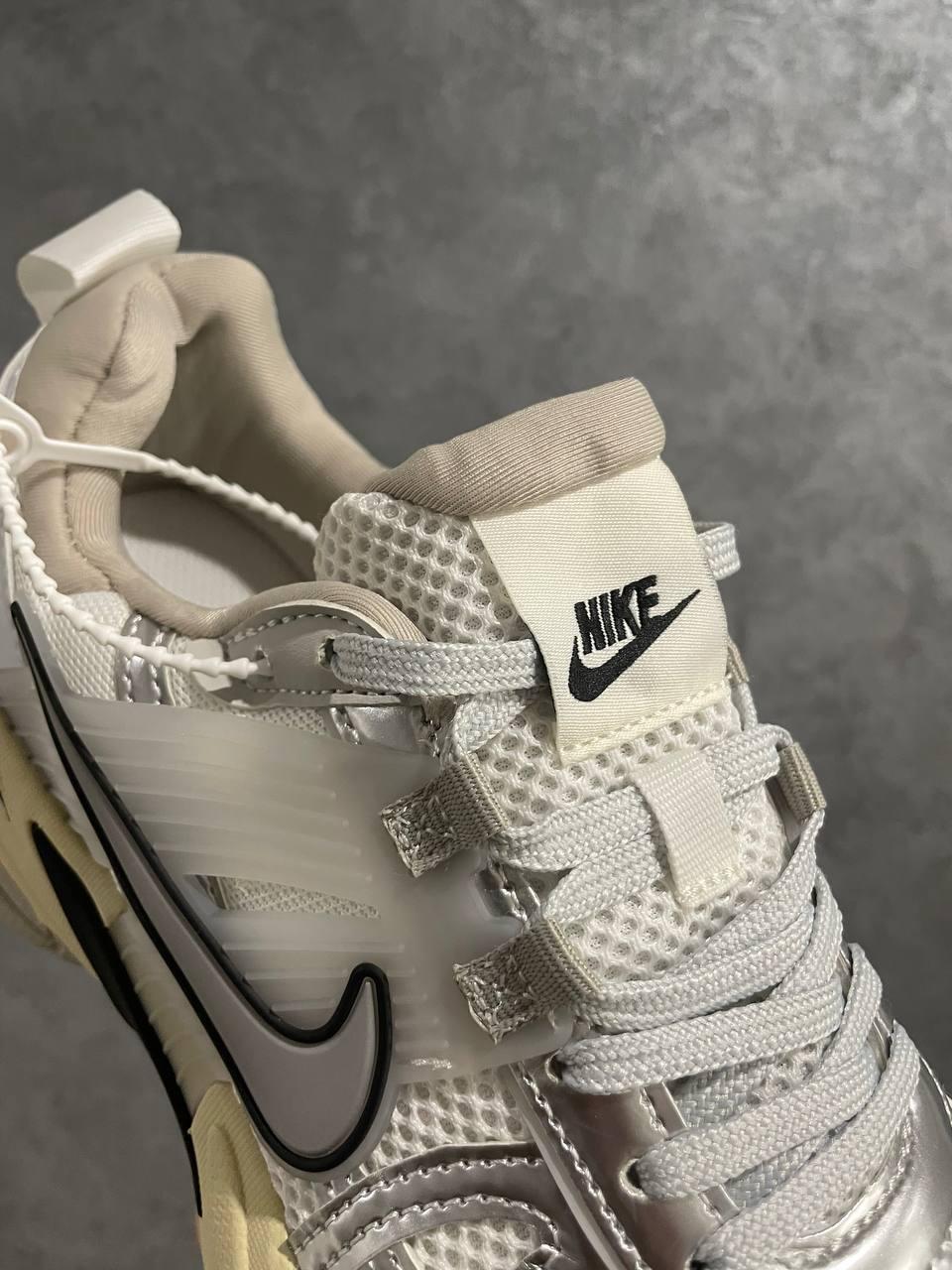 Nike V2K Runtekk Summit White Metallic Silver