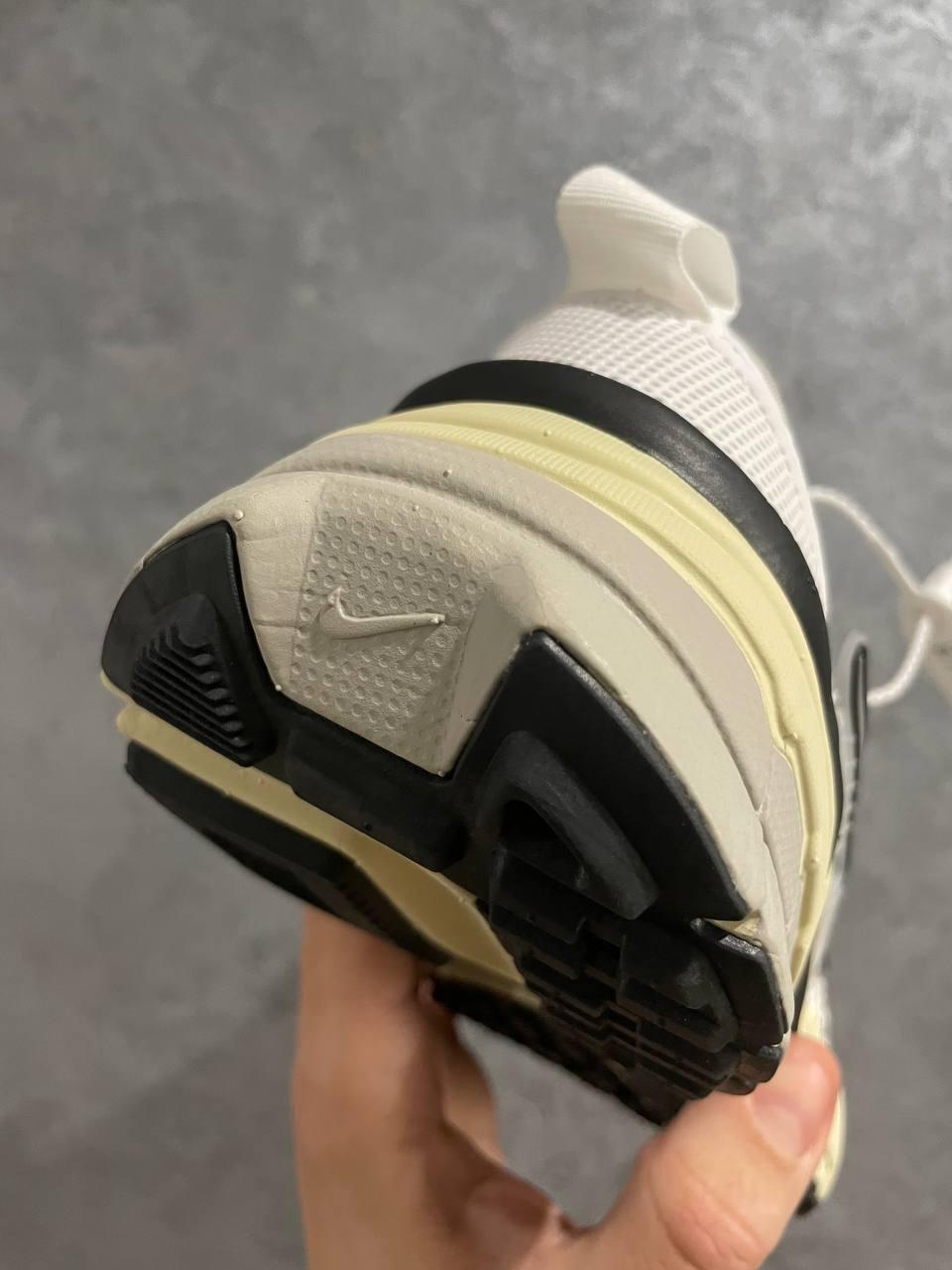 Nike V2K Runtekk Summit White Metallic Silver