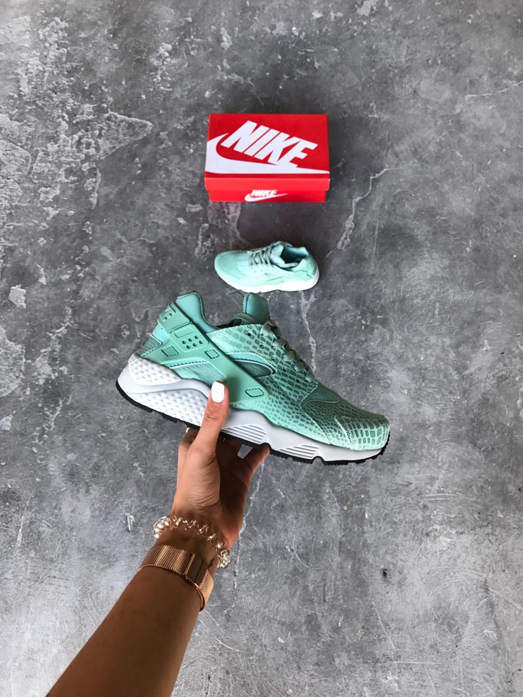 Nike Huarache Mint White 2