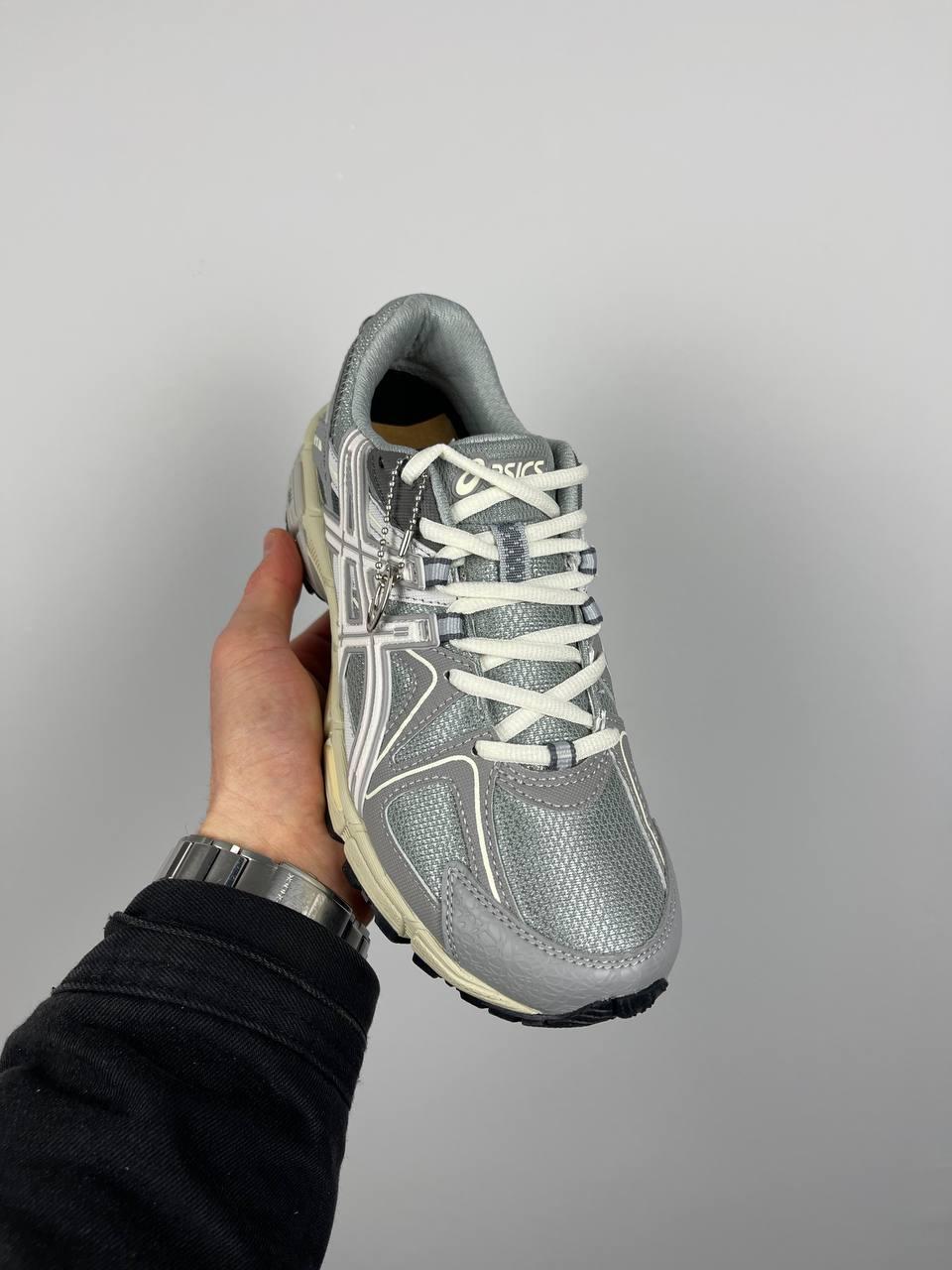 Asics Gel-Kahana 8 Grey Beige