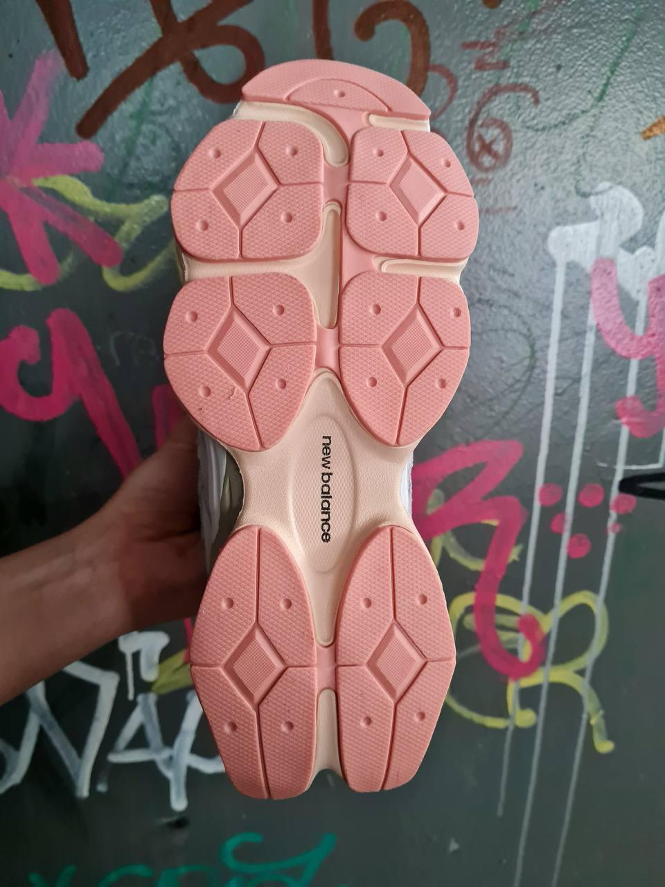 NEW BALANCE 9060 Retro Pink