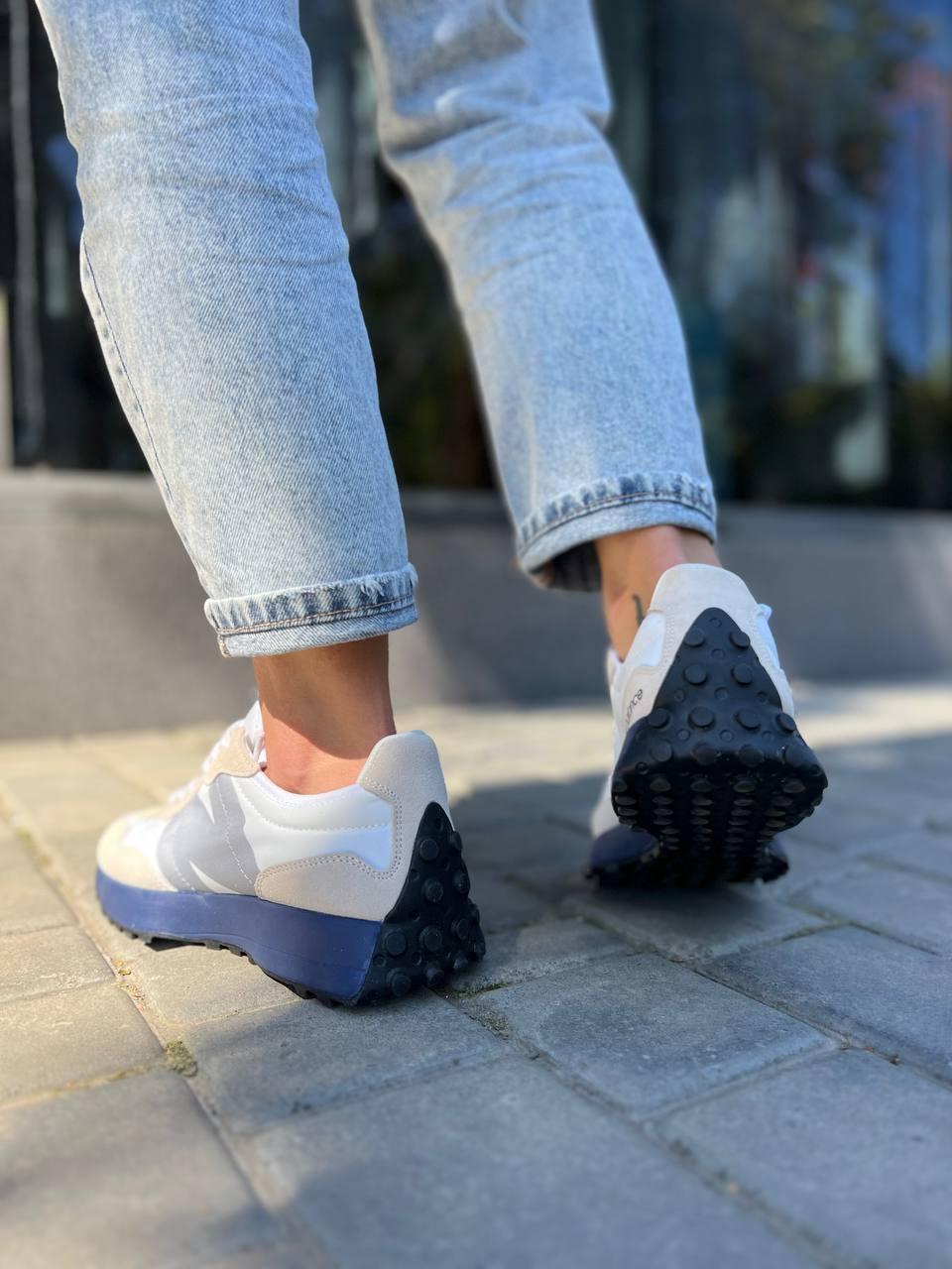 New Balance 327 Blue sole