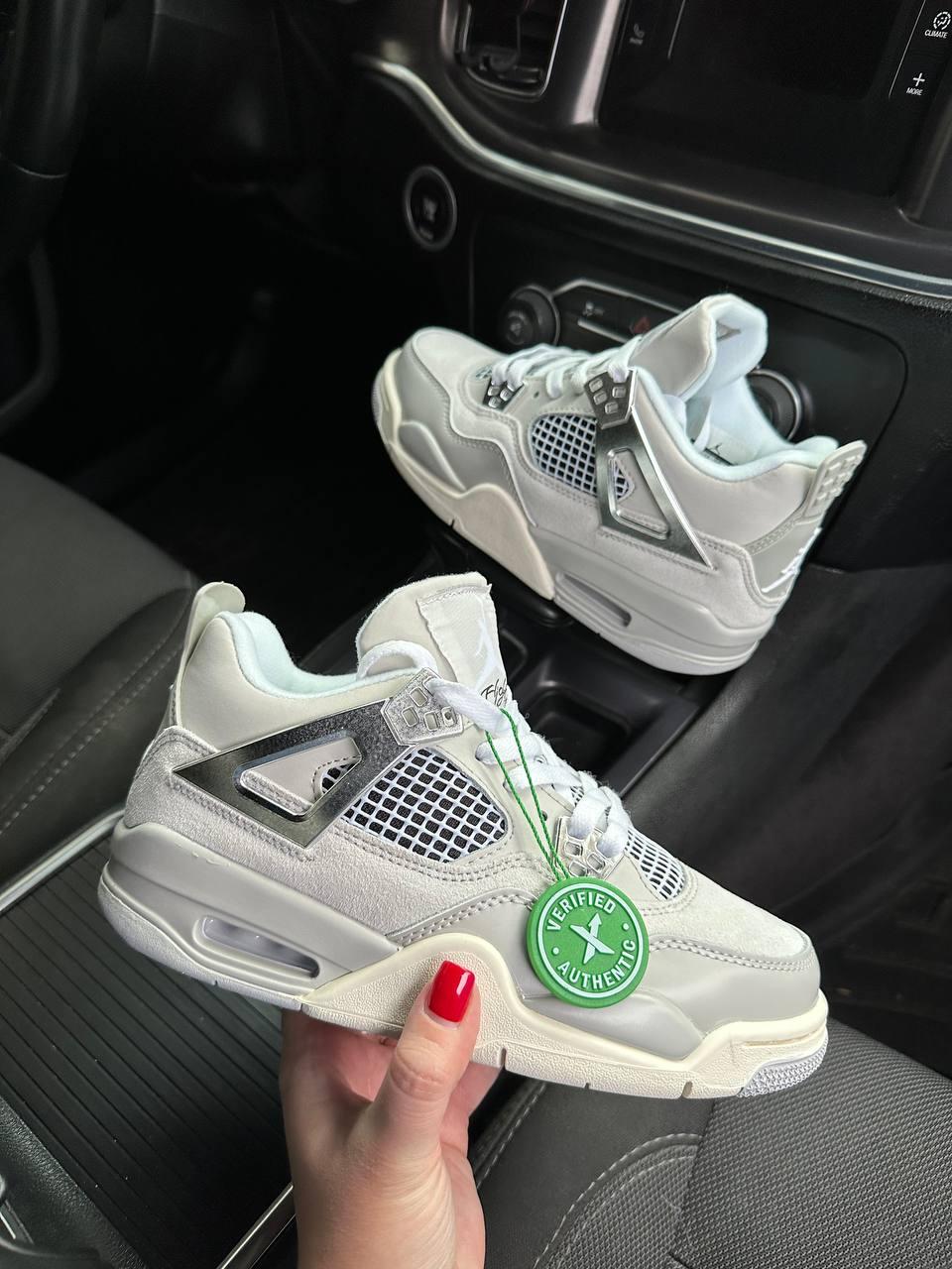 Air Jordan Retro 4 Frozen Moments
