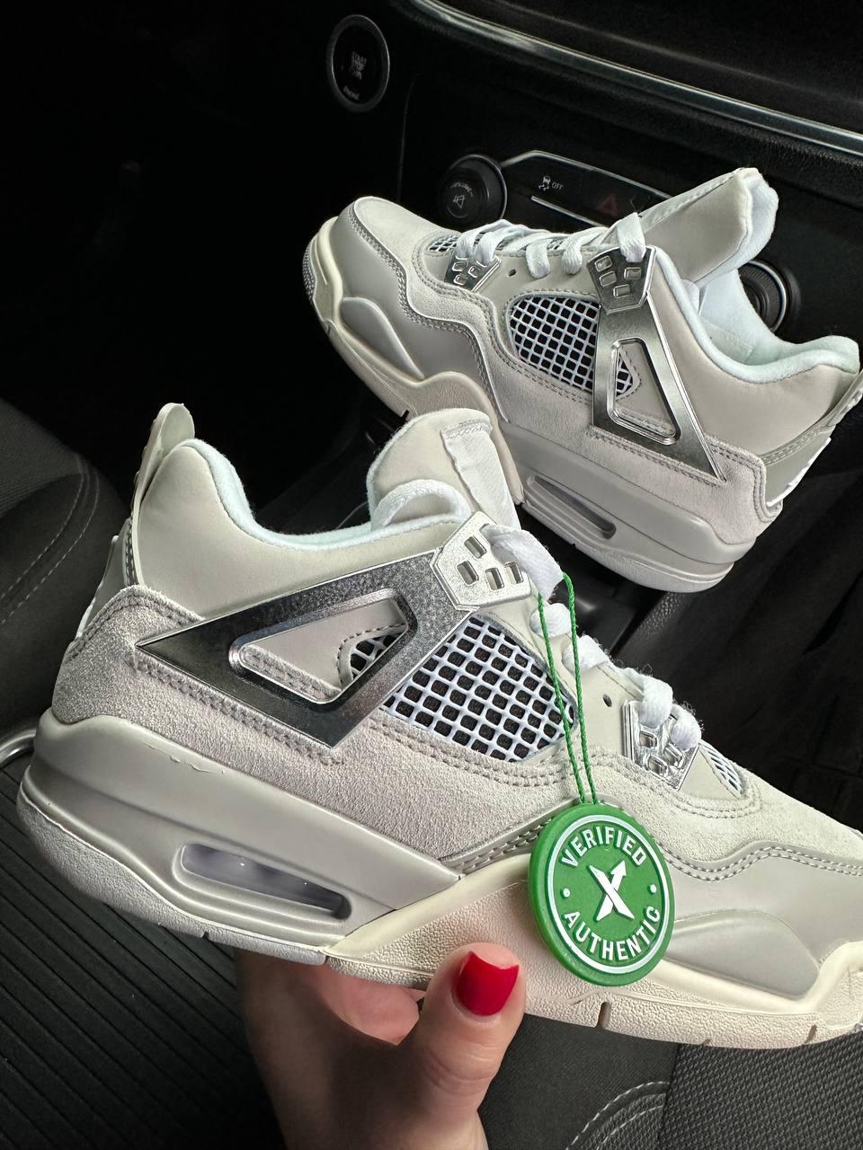 Air Jordan Retro 4 Frozen Moments