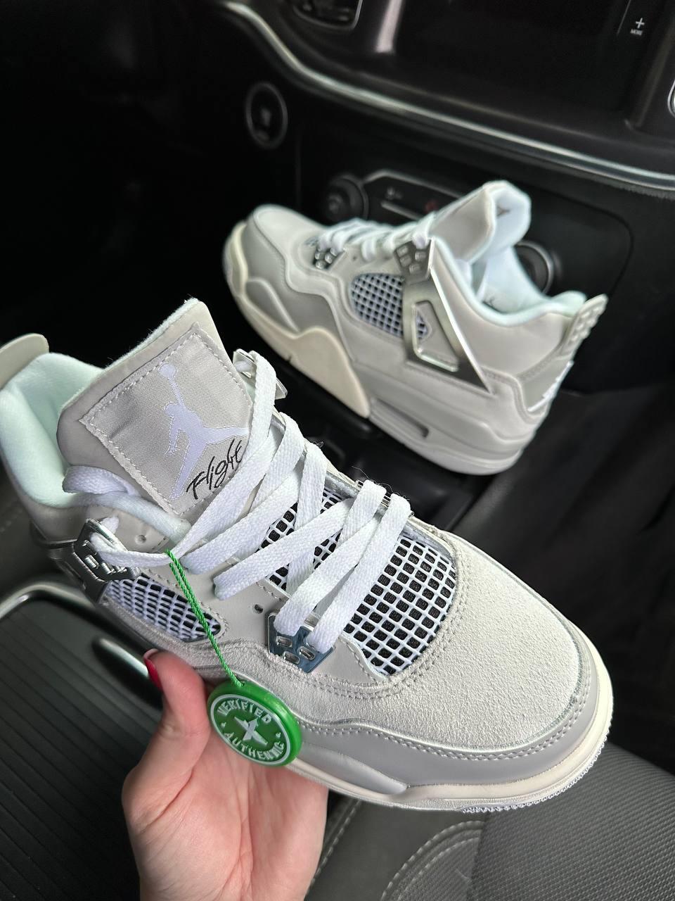 Air Jordan Retro 4 Frozen Moments