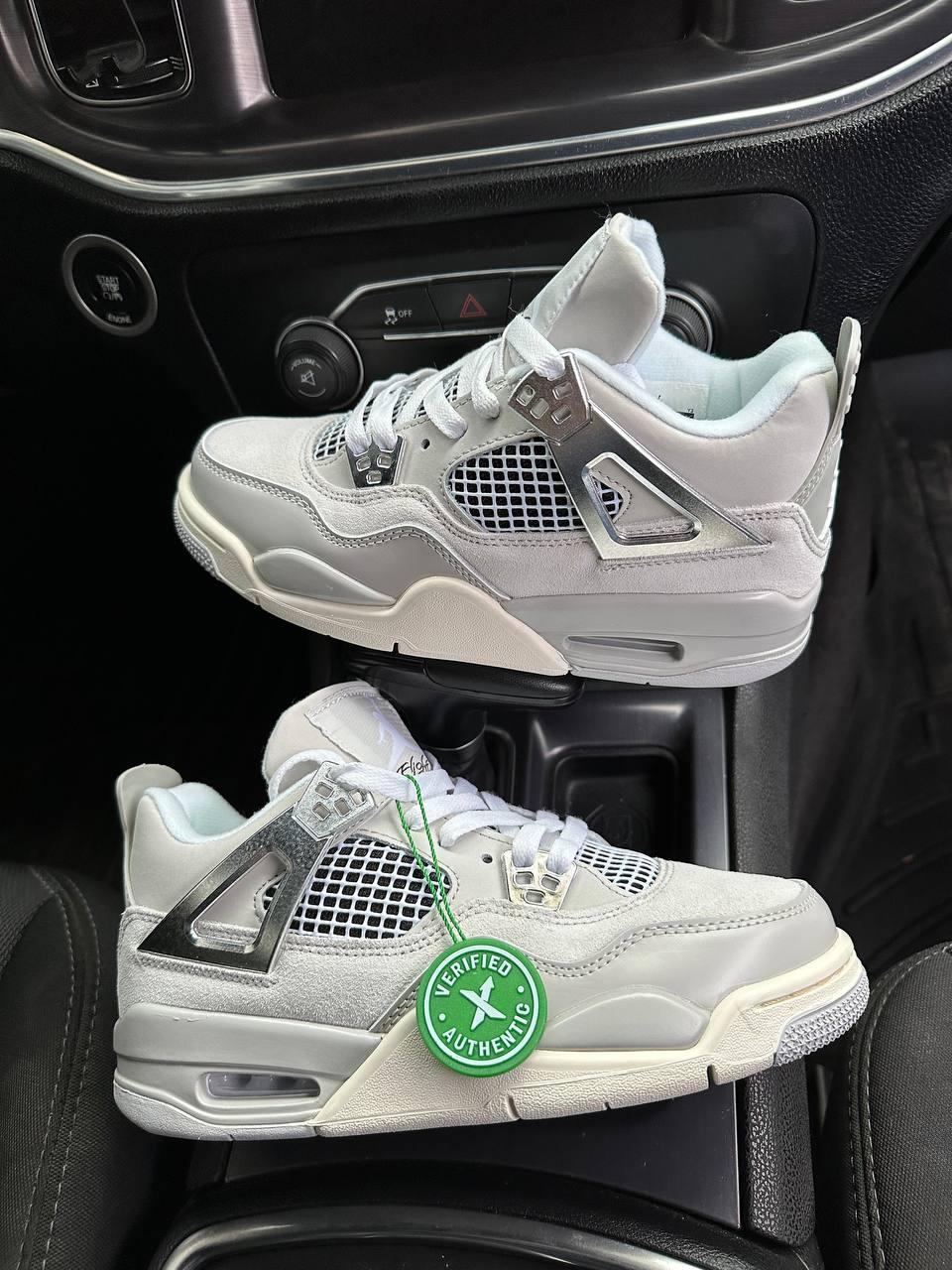 Air Jordan Retro 4 Frozen Moments