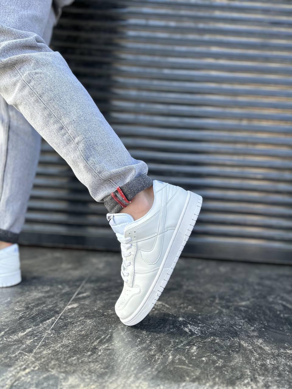 Dunk Low white