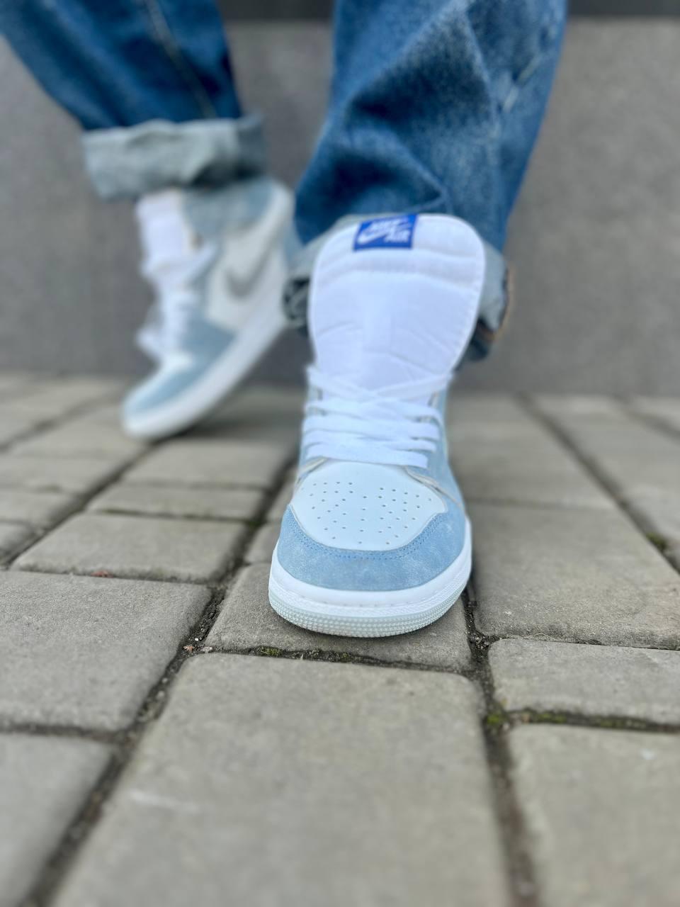 Air Jordan retro 1 Hyper Royal