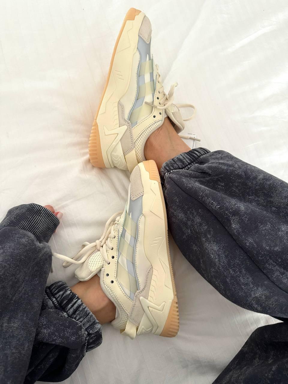 Adidas NITEBALL 2.0 LIGHT BEIGE