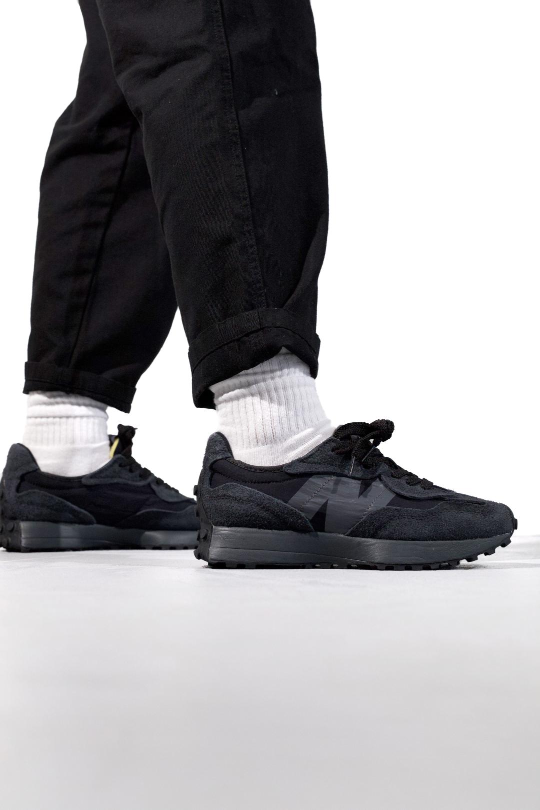 New Balance 327 Triple Black
