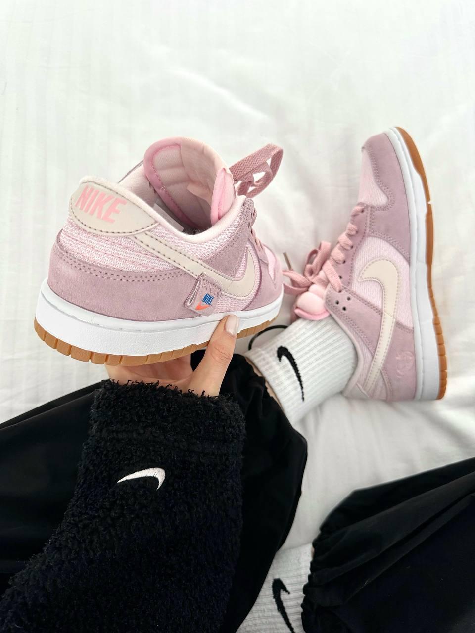 NIKE SB DUNK Low TEDDY BEAR PINK