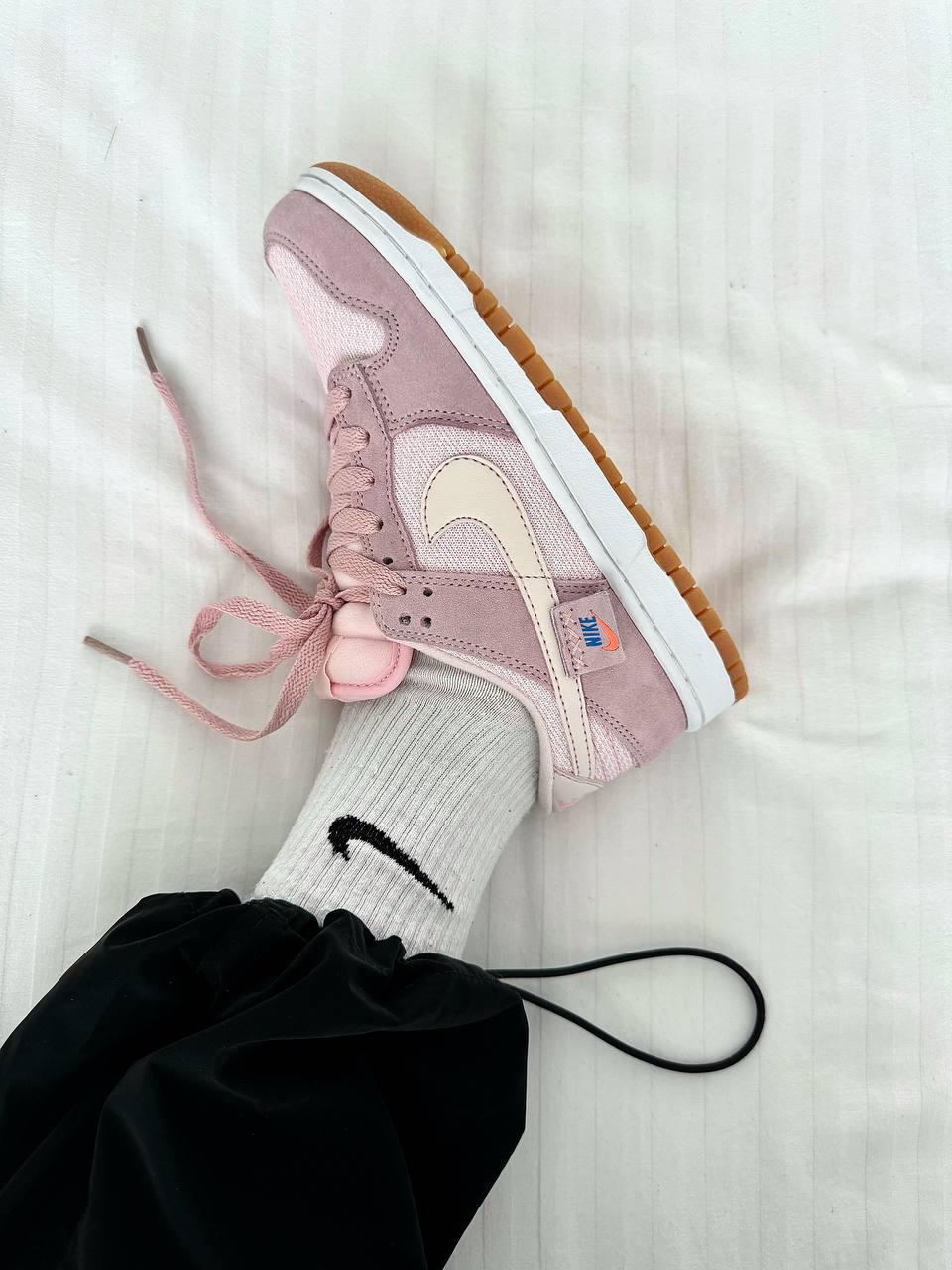 NIKE SB DUNK Low TEDDY BEAR PINK