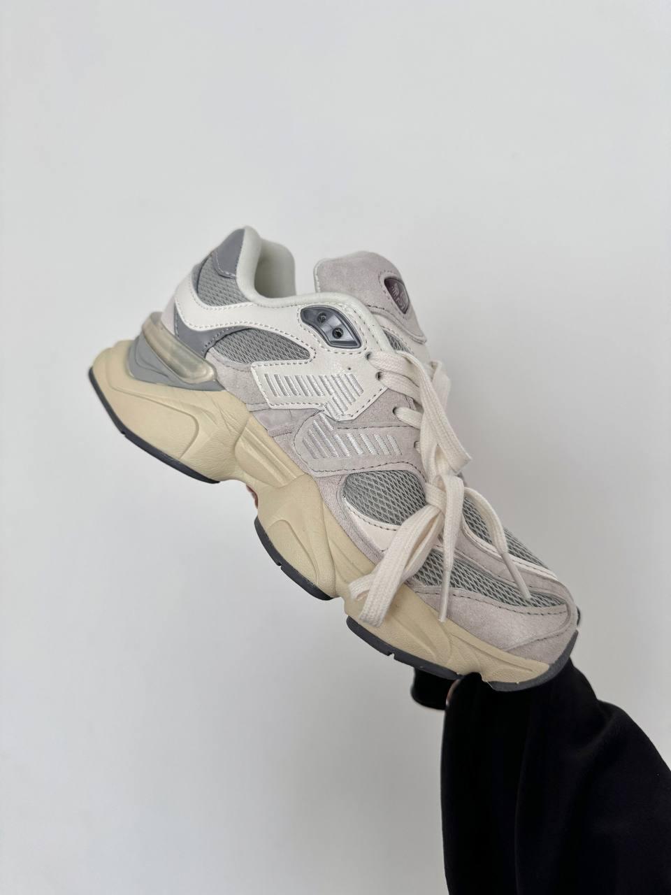 New Balance 9060 LIGHT GREY / BEIGE