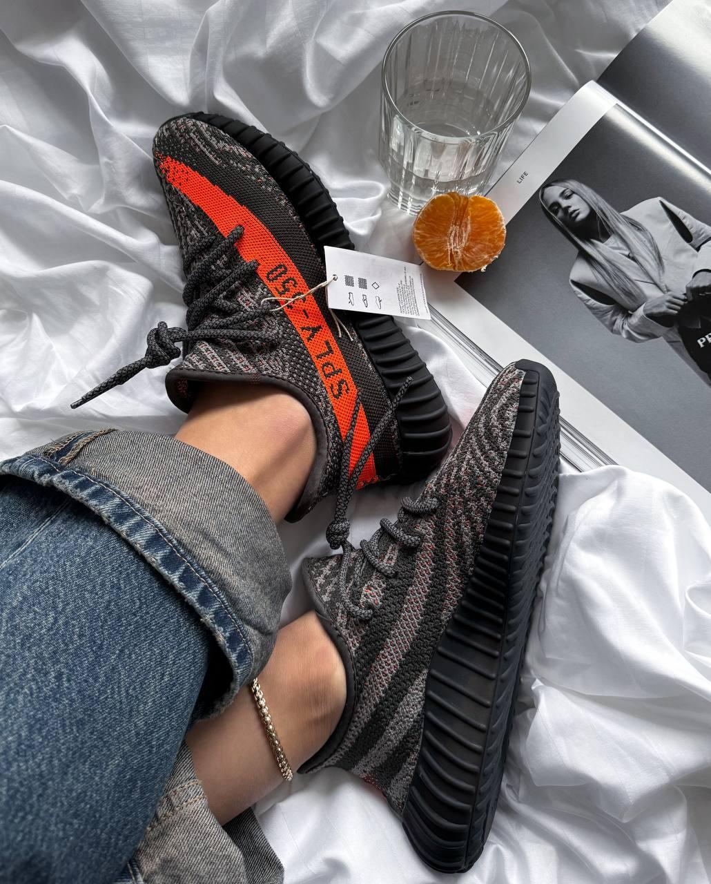 YEEZY Boost 350 V2 Carbone Beluga Reflective