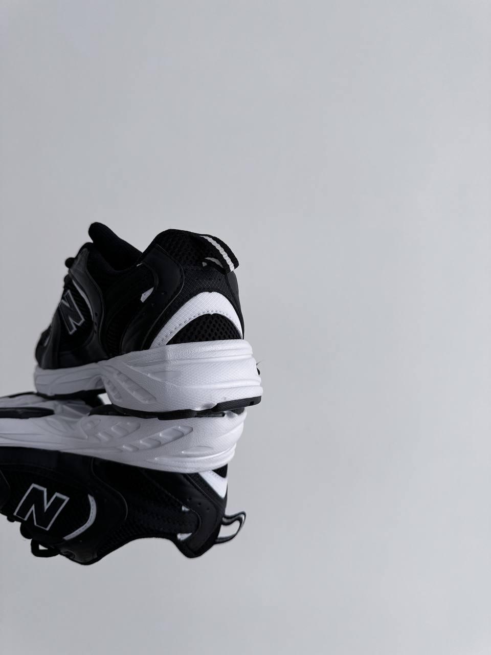 New Balance Black White 530