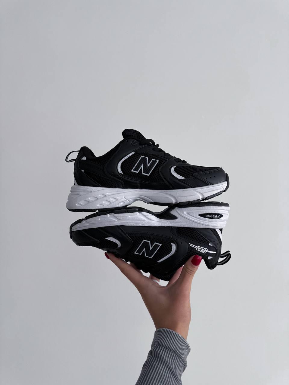 New Balance Black White 530