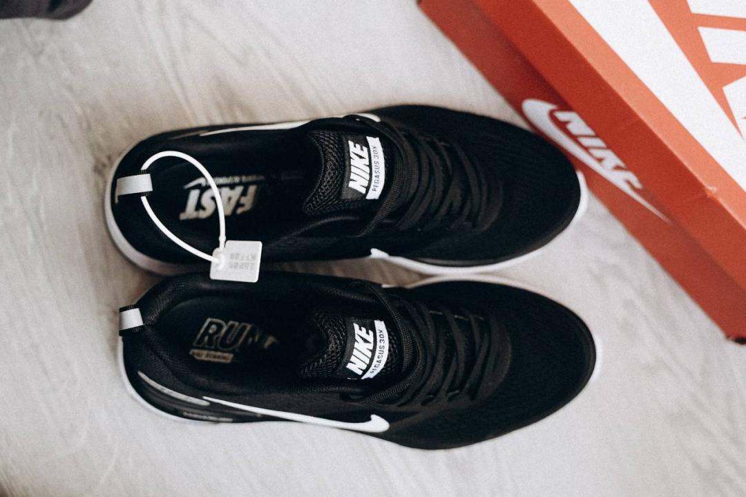 Nike Pegasus Black White V2